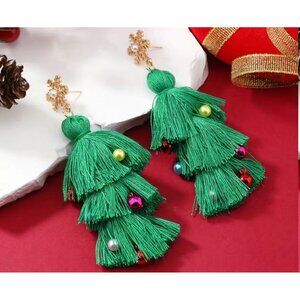 CHRISTMAS Tree Fringe Tassle Green Earrings NEW
